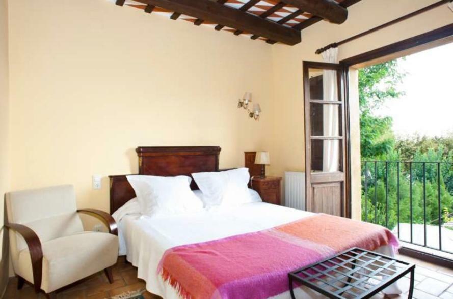 Hostal La Riera Torroella De Montgri Exterior photo